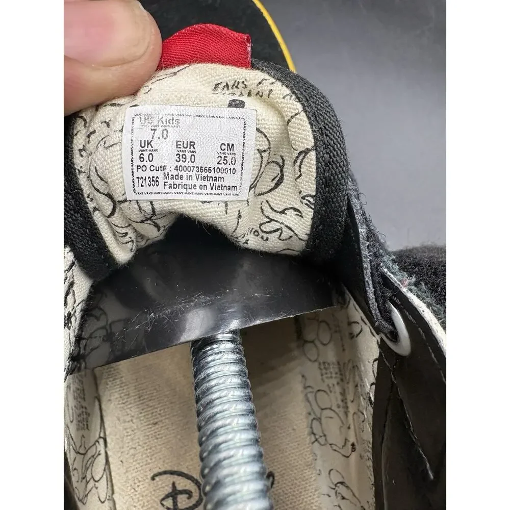 Vans Kids x Disney Mickey Mouse Hugs Old Skool V Shoes 7y